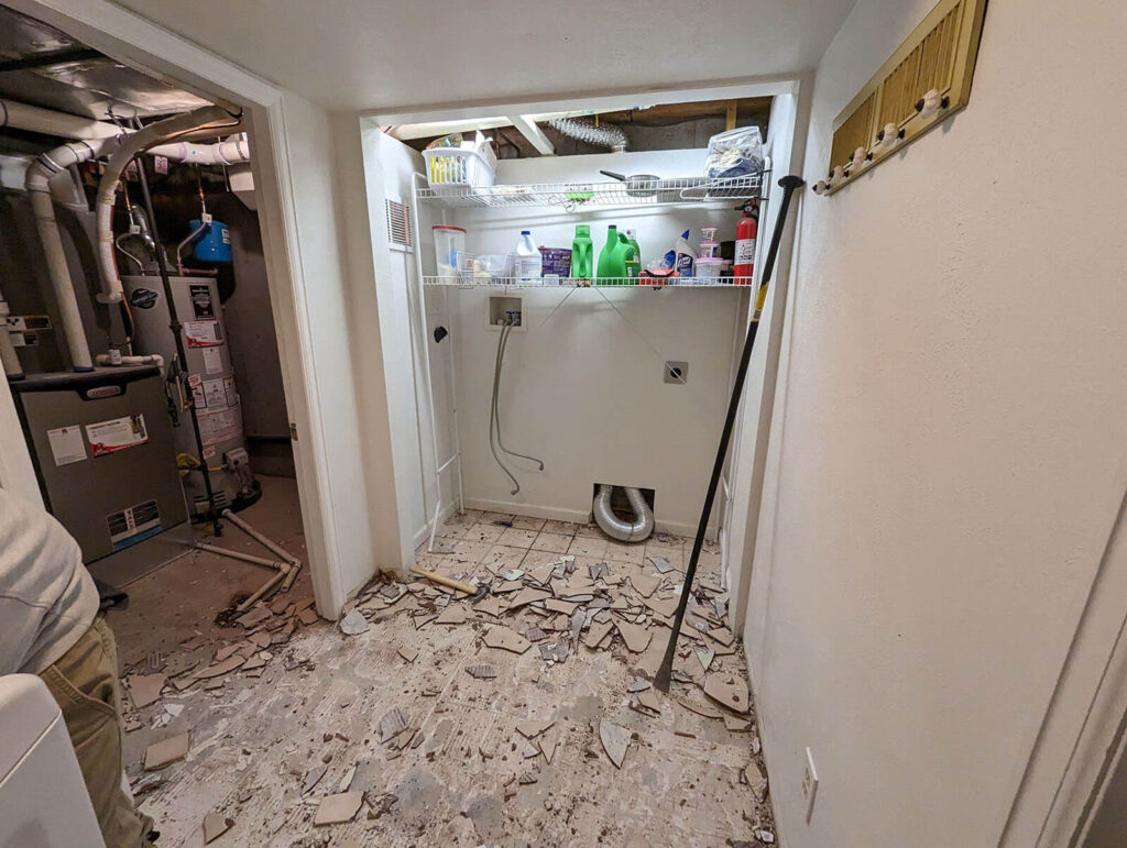 laundry room remodel before